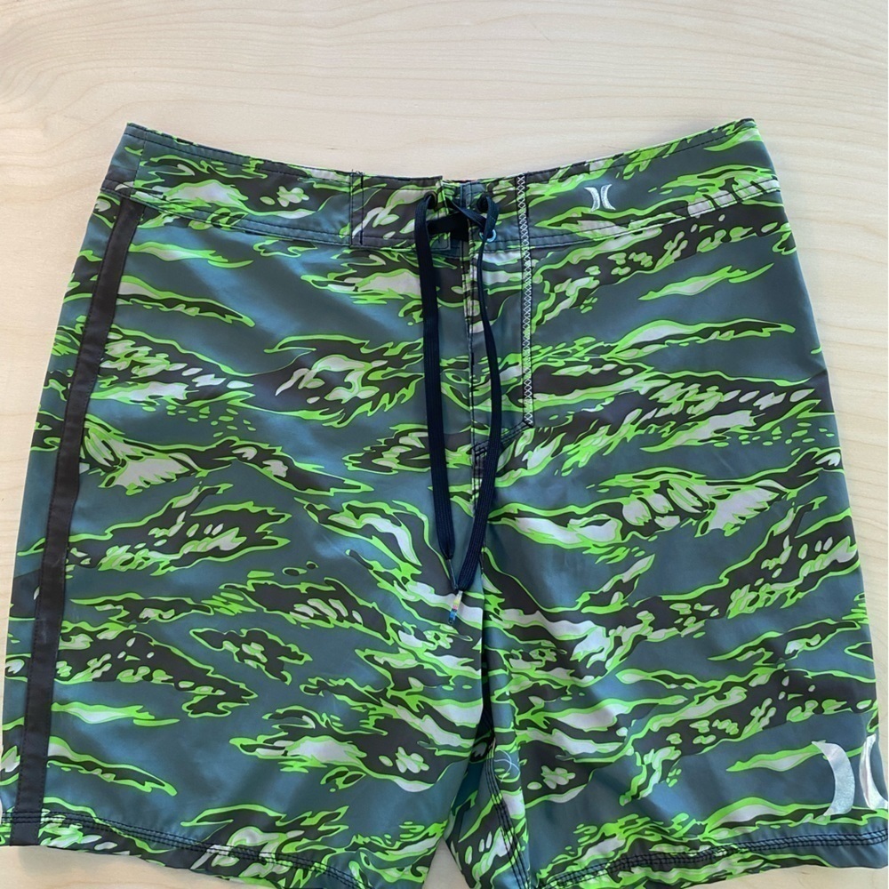 Hurley Swim Trunks size 32 (BL)